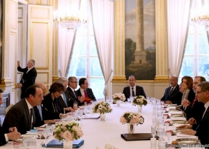 Hollande à Essid : La Tunisie peut compter sur l’appui de la France, Valls bientôt à Tunis 