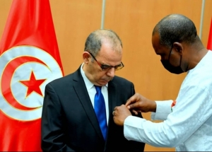 Diplomatie : en fin de mission, l’ambassadeur de Tunisie élevé au rang d’Officier de l’Ordre de l’Etalon