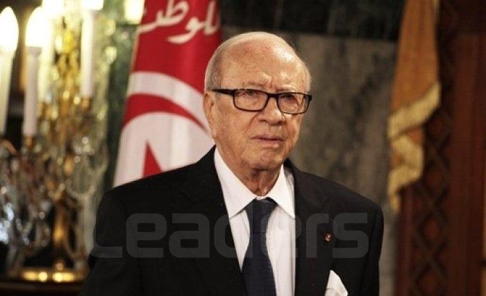 François Hollande invite Béji Caïd Essebsi en visite officielle en France