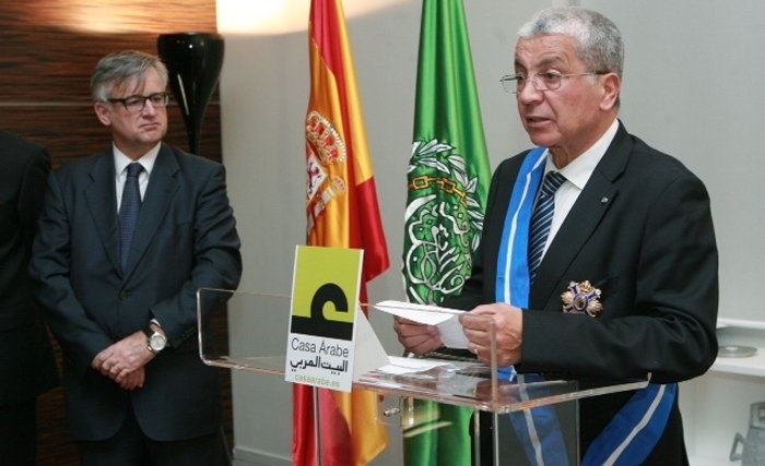 Au terme de sa mission comme Ambassadeur Représentant de la Ligue Arabe à Madrid, M.Hassine Bouzid fait Grand-croix de l’Ordre du Mérite Civil par le Roi Feliple VI