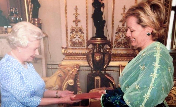 Hamida Mrabet Labidi, ancienne ambassadrice de Tunisie à Londres :  Hommage à sa majesté la Reine Elisabeth II