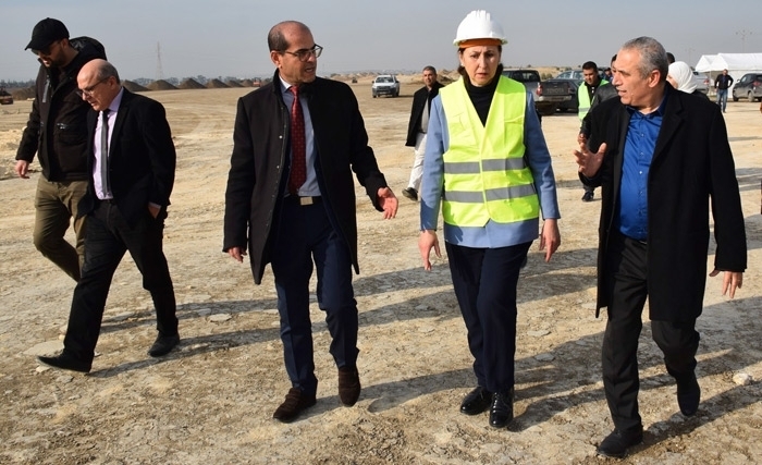 Sarra Zaafrani Zenzeri: Une ministre constamment sur les chantiers