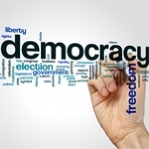 La démocratie en Tunisie est structurellement inachevée
