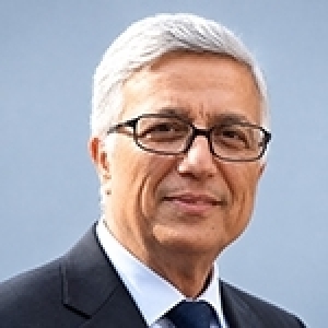 Chadli Laroussi: Hommage à la mémoire du Professeur Mustapha Besbes